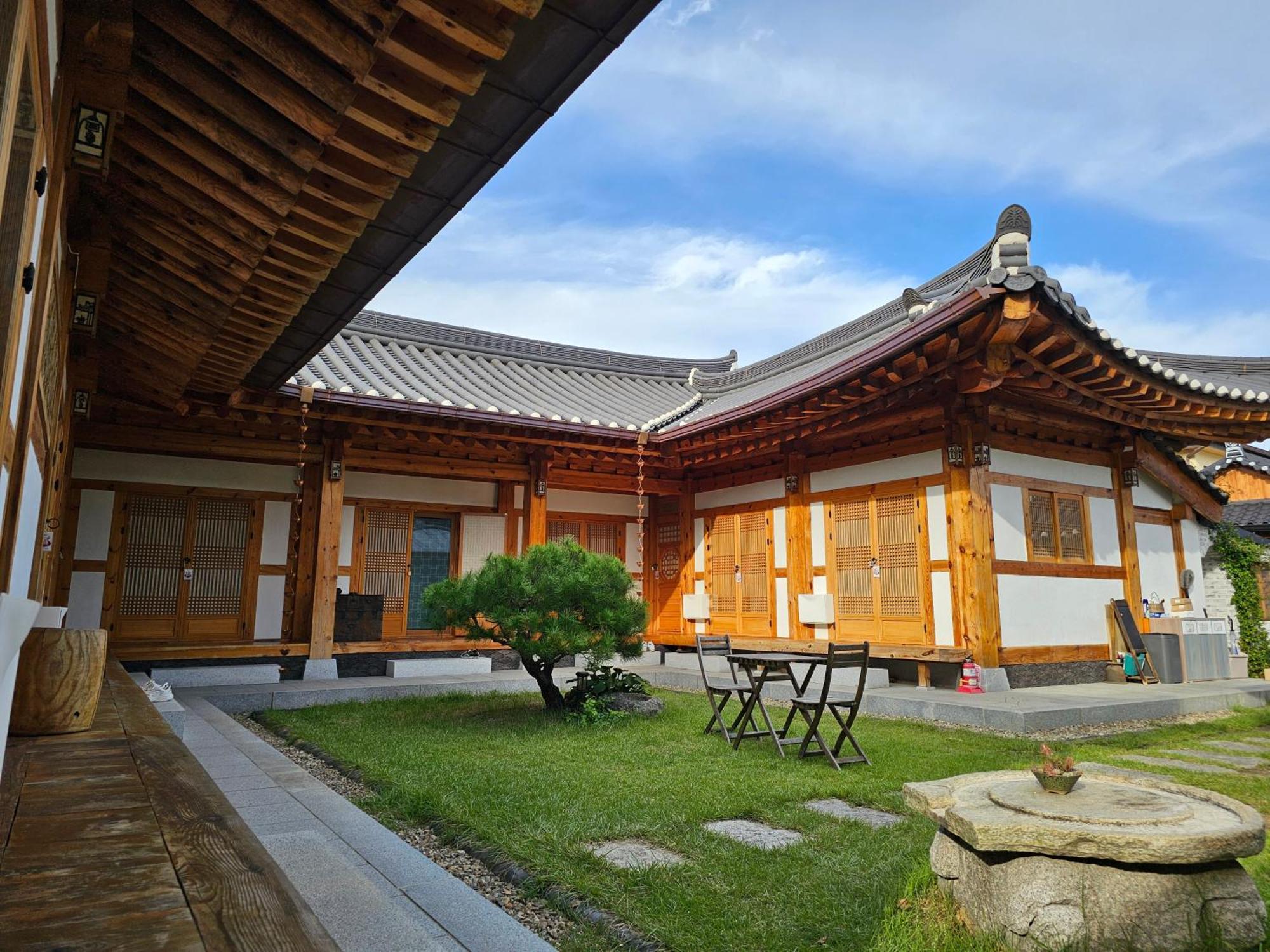 Bed and Breakfast Sieunjae à Gyeongju Extérieur photo