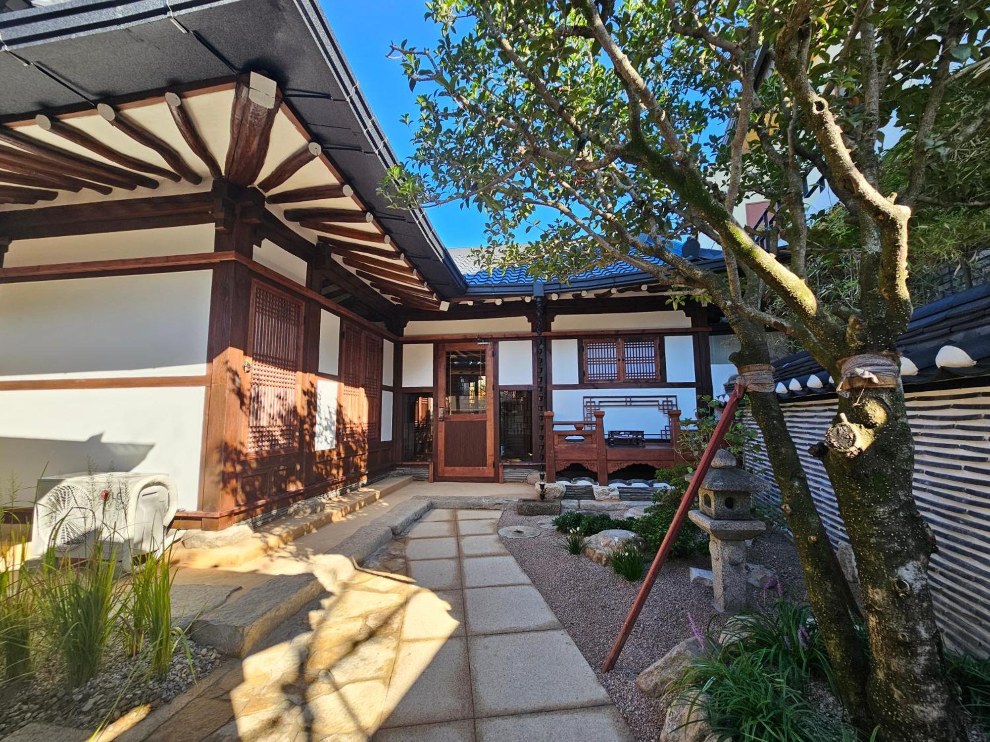 Bed and Breakfast Sieunjae à Gyeongju Extérieur photo